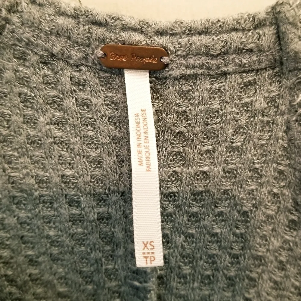 {XS} Free People Ventura Drippy Thermal Top in Gray - Image 7