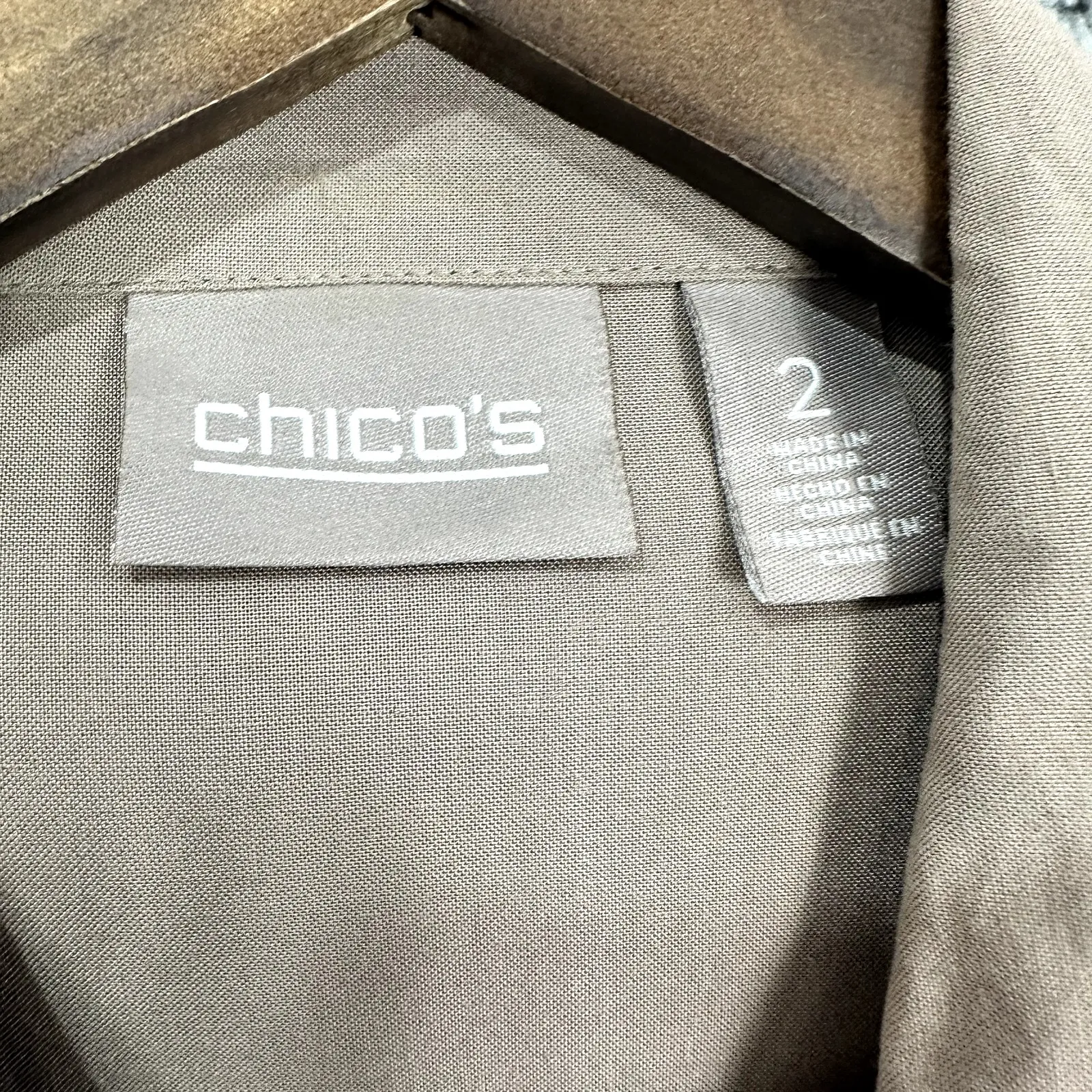 Chicos Sleeveless‎ Top Womens 2 Medium Brown Snap Button Safari Utility Gorpcore - Image 2