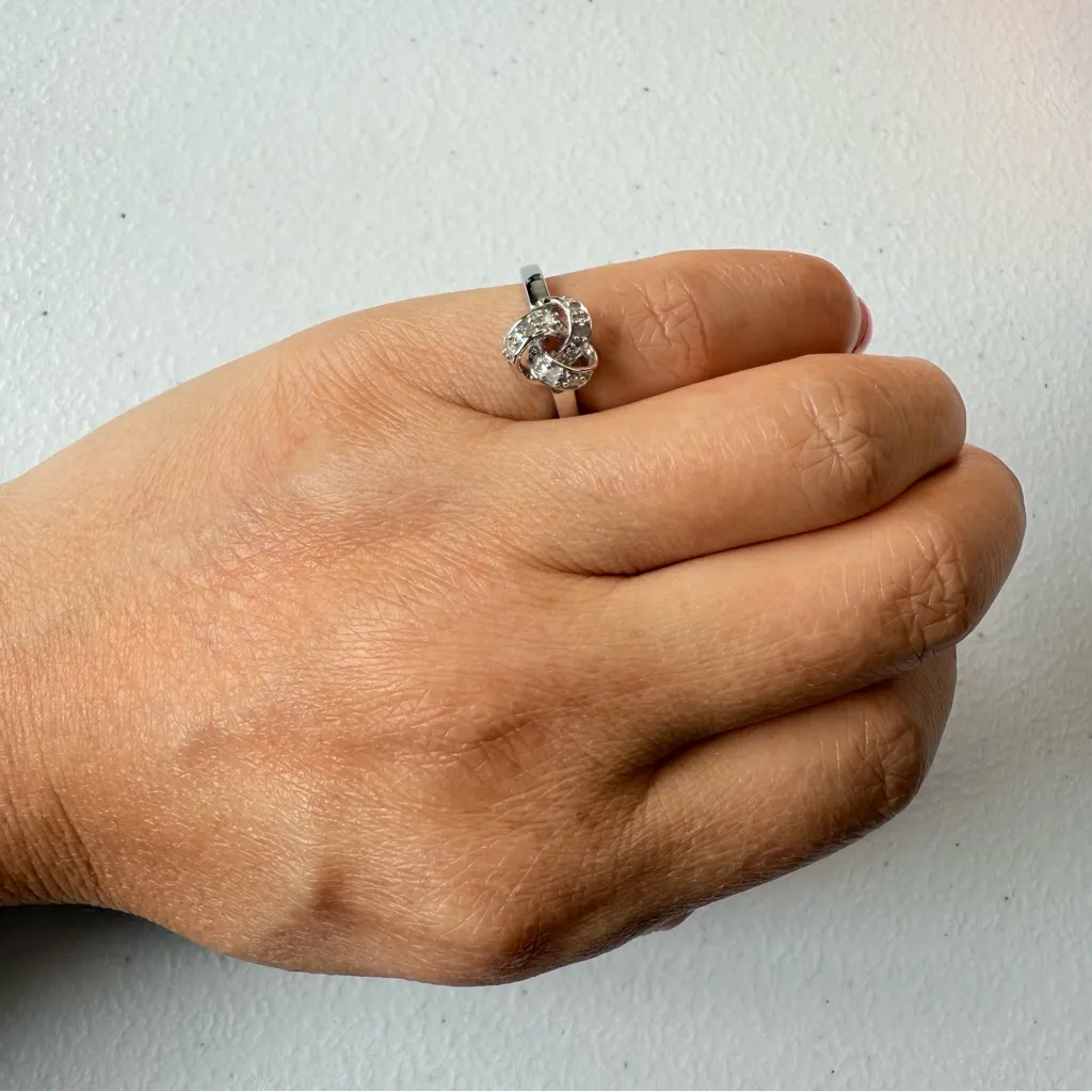 RH Macy’s & Co Sterling Silver with 1/10 carat Diamond knot Ring size 5 - Image 4