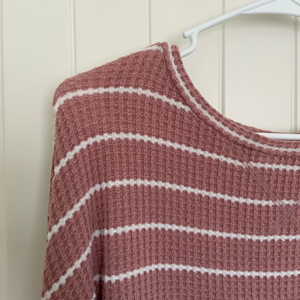 EUC | Charlotte Russe women’s mauve pink striped waffle knit cropped shirt — med - Image 2