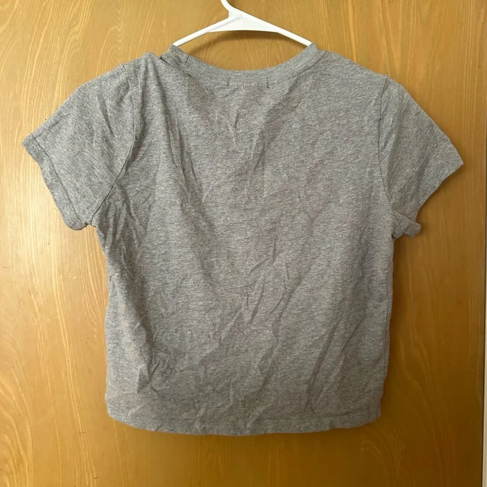 Forever 21 Gray Crop Top with Australian Flag - Image 3