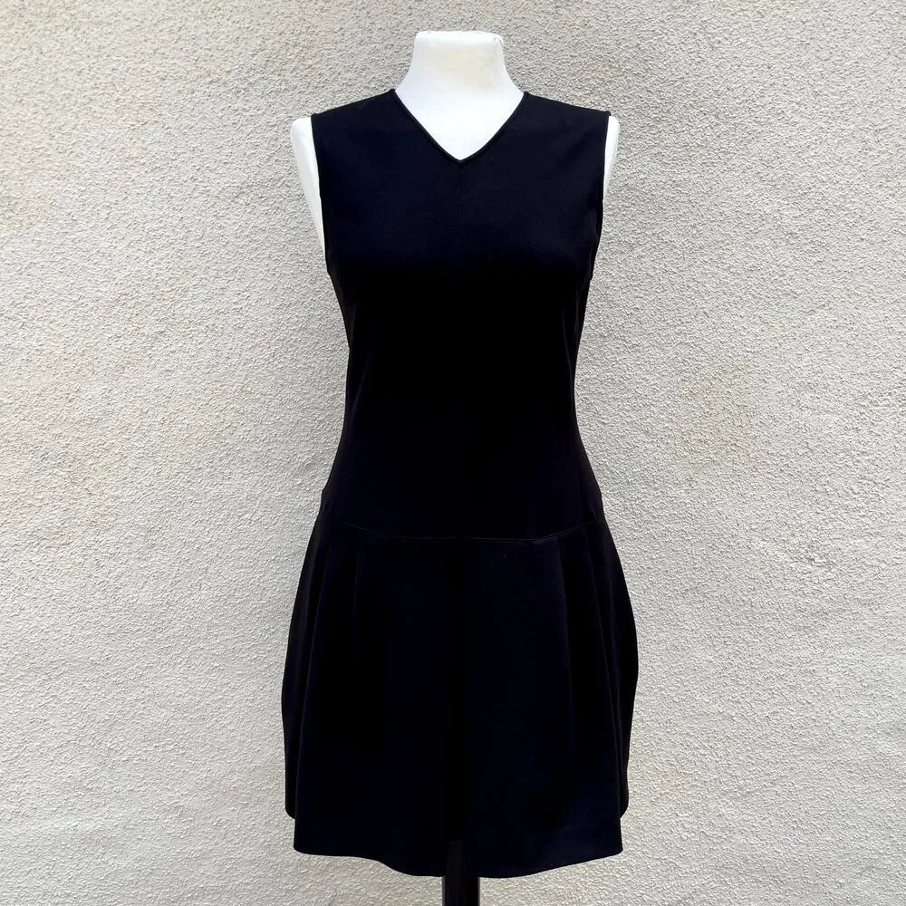Vince Black Sleeveless Pleat Vee Dress Size 8 V-Neck - Image 2