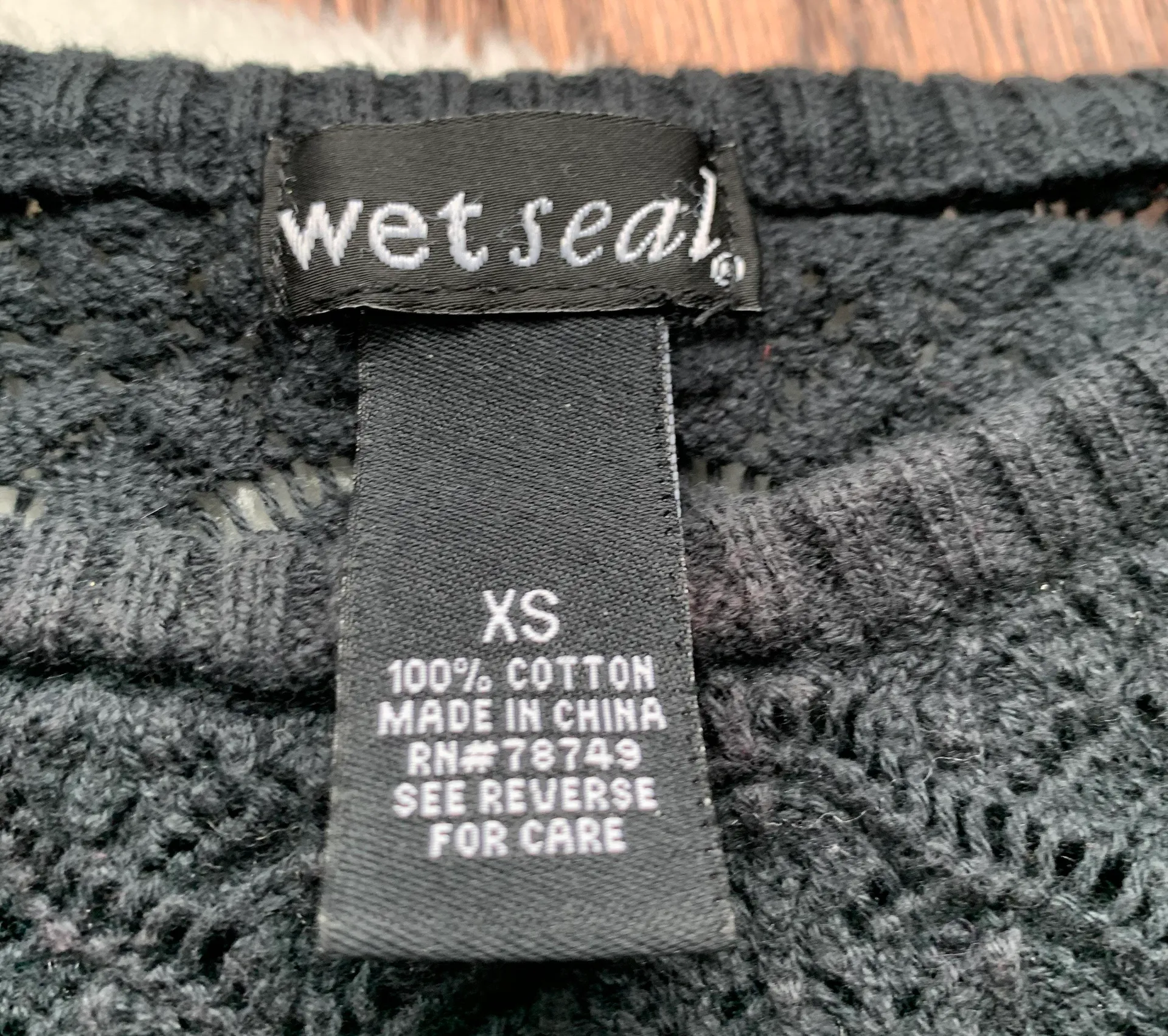 Black Crochet Sweetheart Neckline Fitted Sweater - Image 5