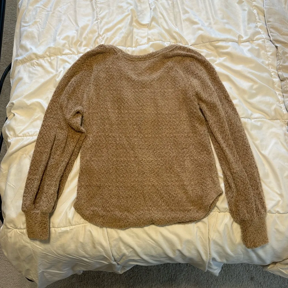 Hollister Tan V-Neck Sweater with Ribbed Texture - Image 2