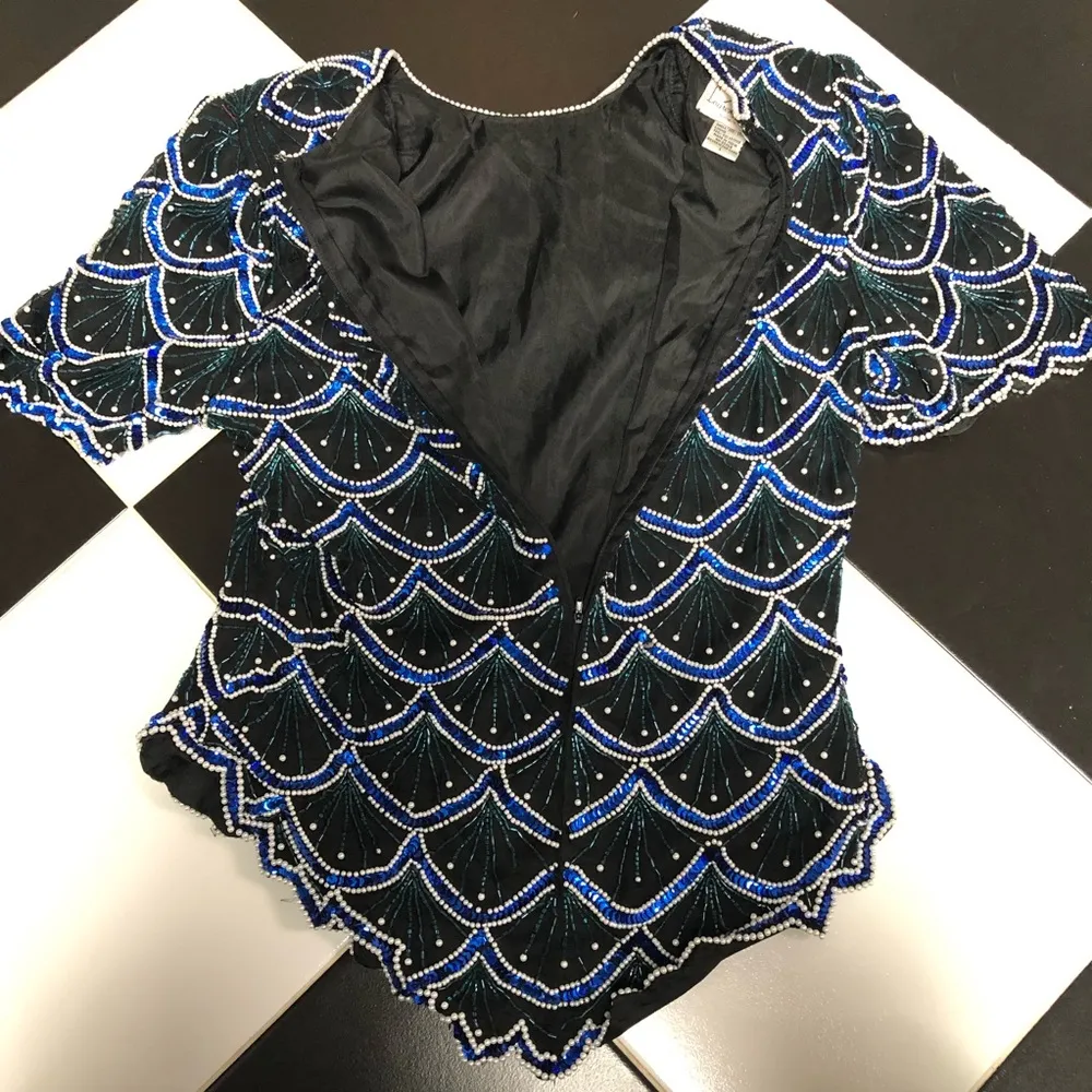 Vintage 80s  Scalloped Hem Silk Blouse Sequin Faux Pearls Blouse L - Image 3