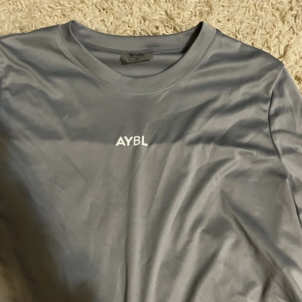 Aybl Grey Cropped long sleeve size medium - Image 2