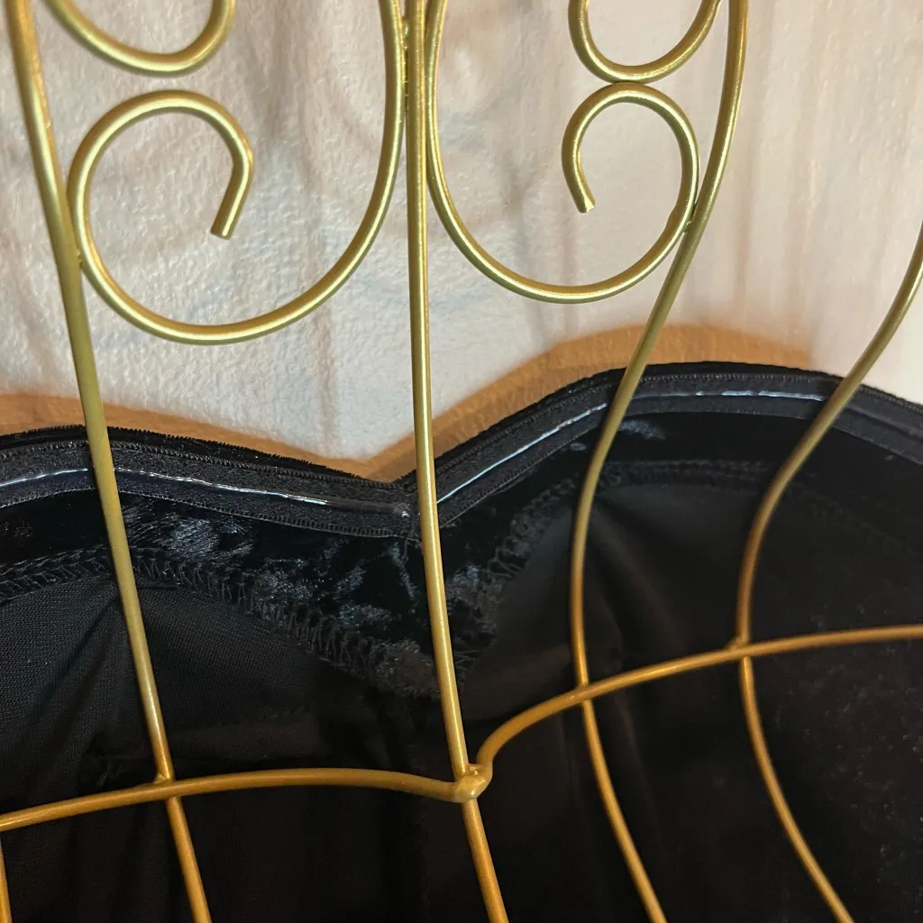 CiderVelvet Solid Strapless Ruffle Hem Medium Jumpsuit - Image 5