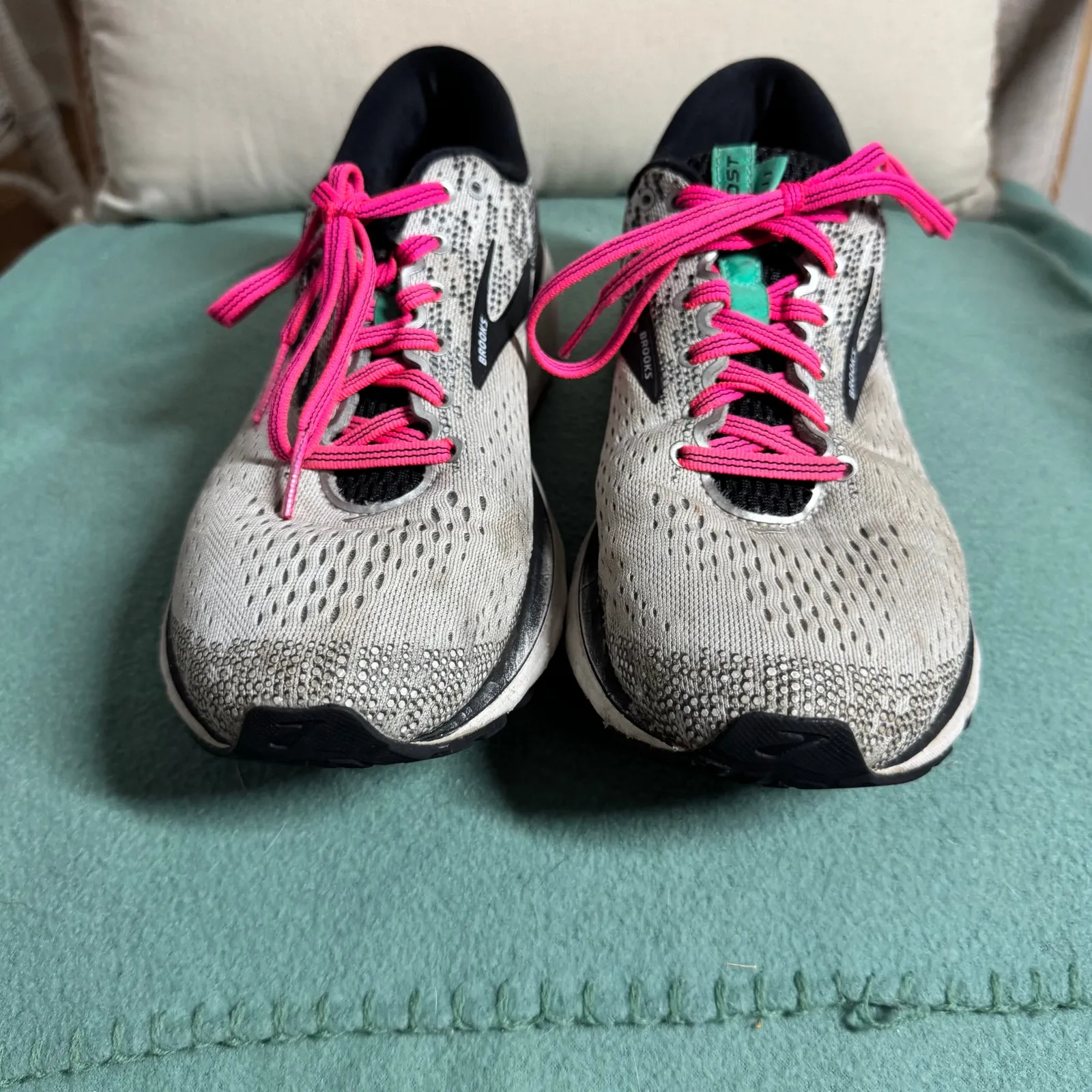 Brooks Sneaker Women 10 Pink Gray Ghost 11 Running Walking Active Gym Athleisure - Image 2