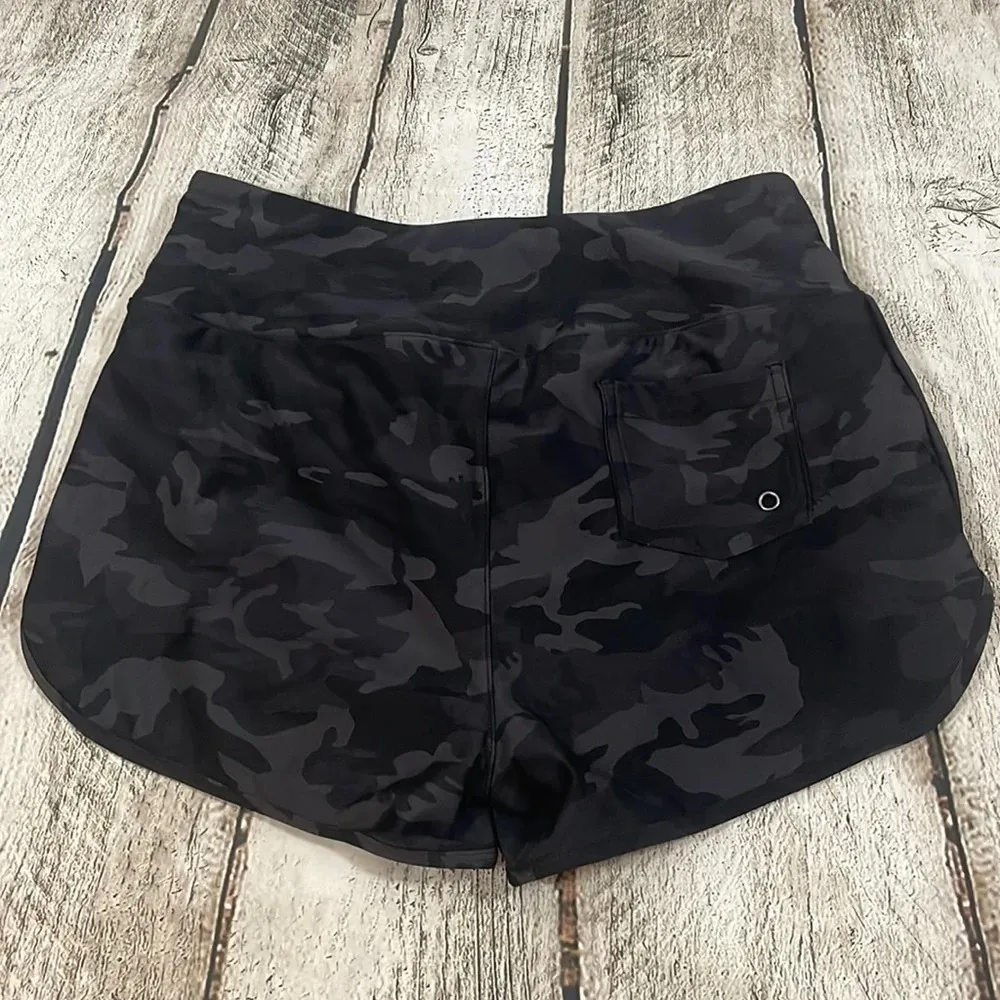Women’s camouflage shorts Small Black - Image 3