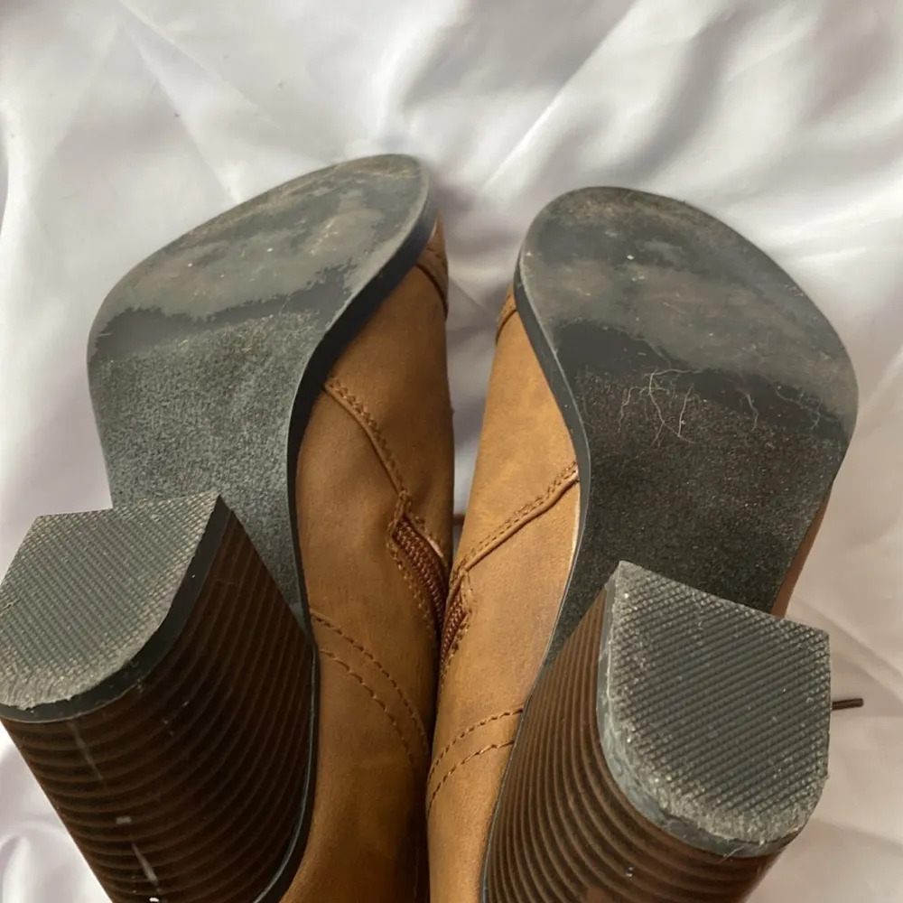 JustFab Heeled Brown Boots Size 8 - Image 8