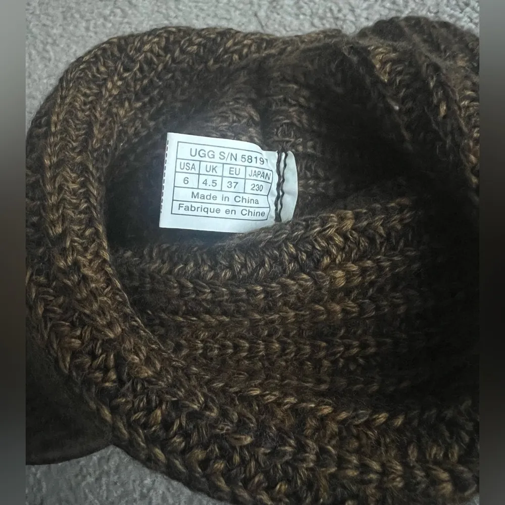 🆕UGG SINGLE (1) Right Boot, Size 6 - Image 11