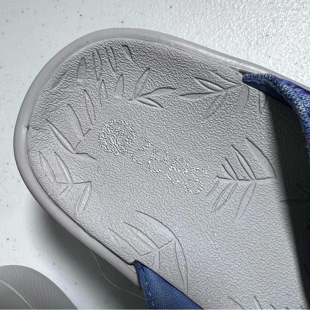 BZees 7W Blue Tie DyeBow Embellished Washable Slide Sandals - Image 4