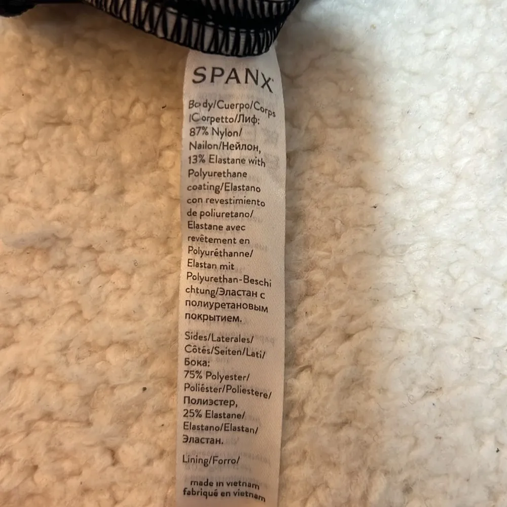 Spanx by Sara Blakely Black leggings Size Small - Image 4