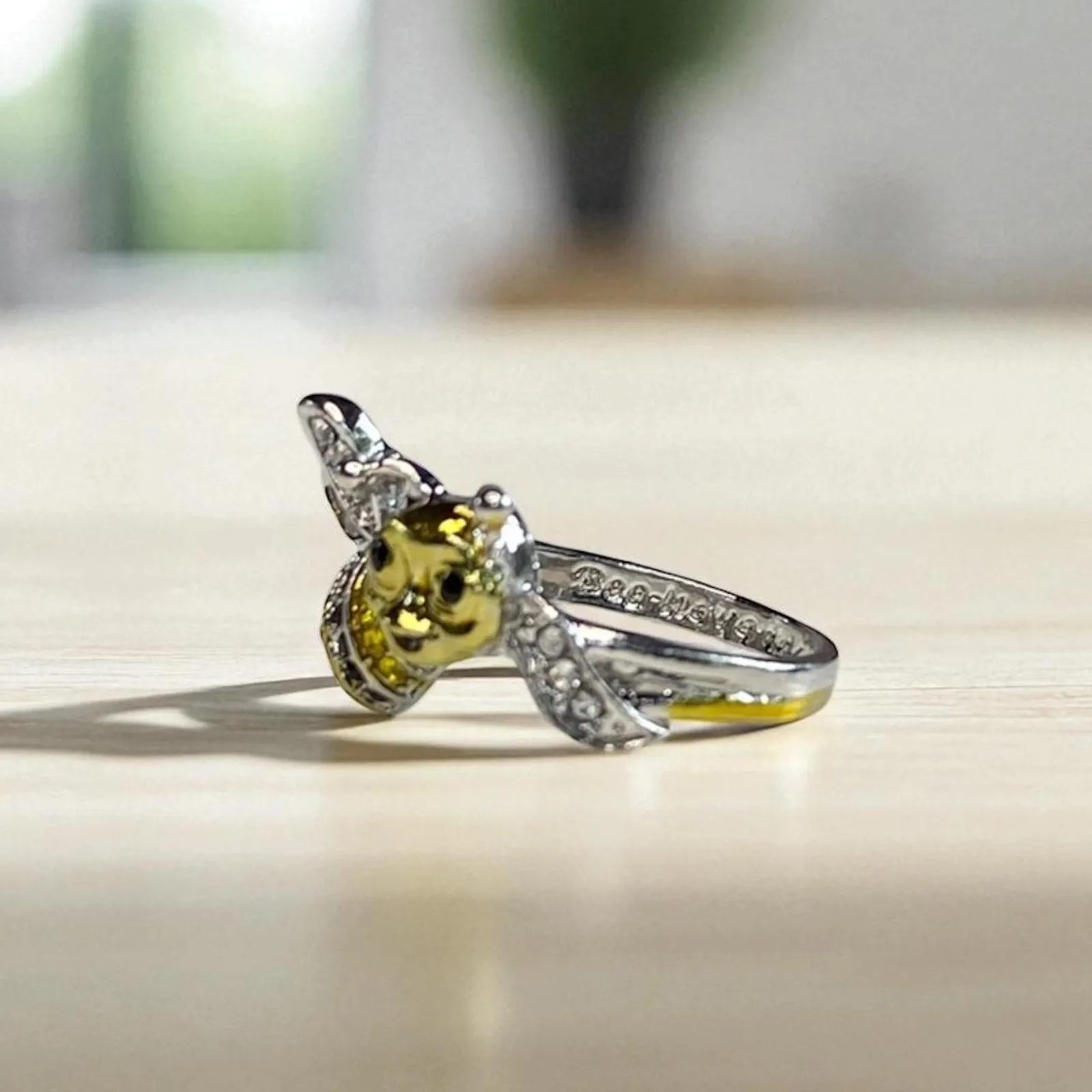 Silver Hidden Message Bee Ring size 8 - Image 4