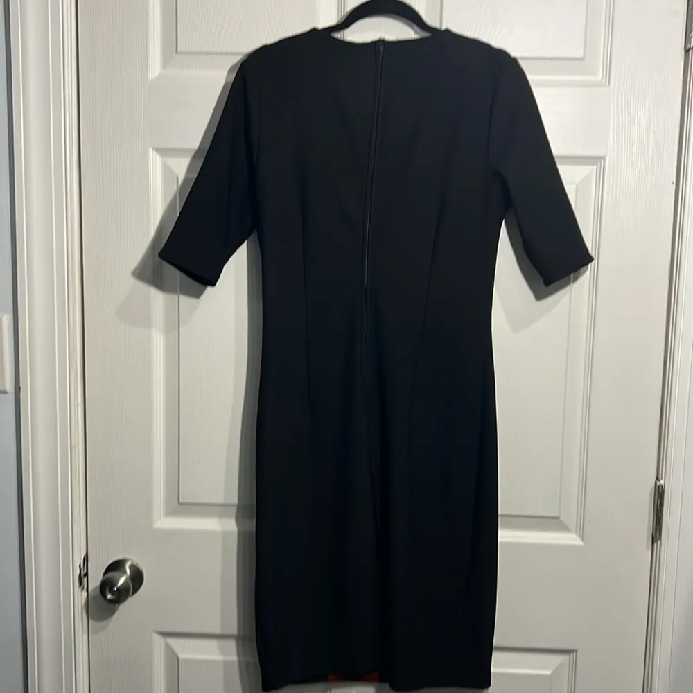 Bisou Bisou Women’s Black and Dark Red Short Sleeve Dress - Size 6 - Image 9