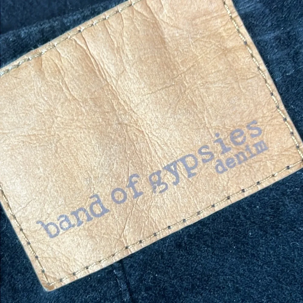 BAND OF GYPSIES Braided Lace Up Black Velvet Mini Skirt Size 30 - Image 4