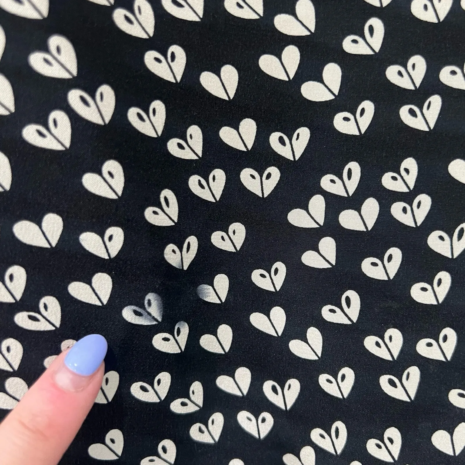 Maeve Anthropologie Heart Black White Half Sleeve Back Zip 100% Silk Blouse sz S - Image 9