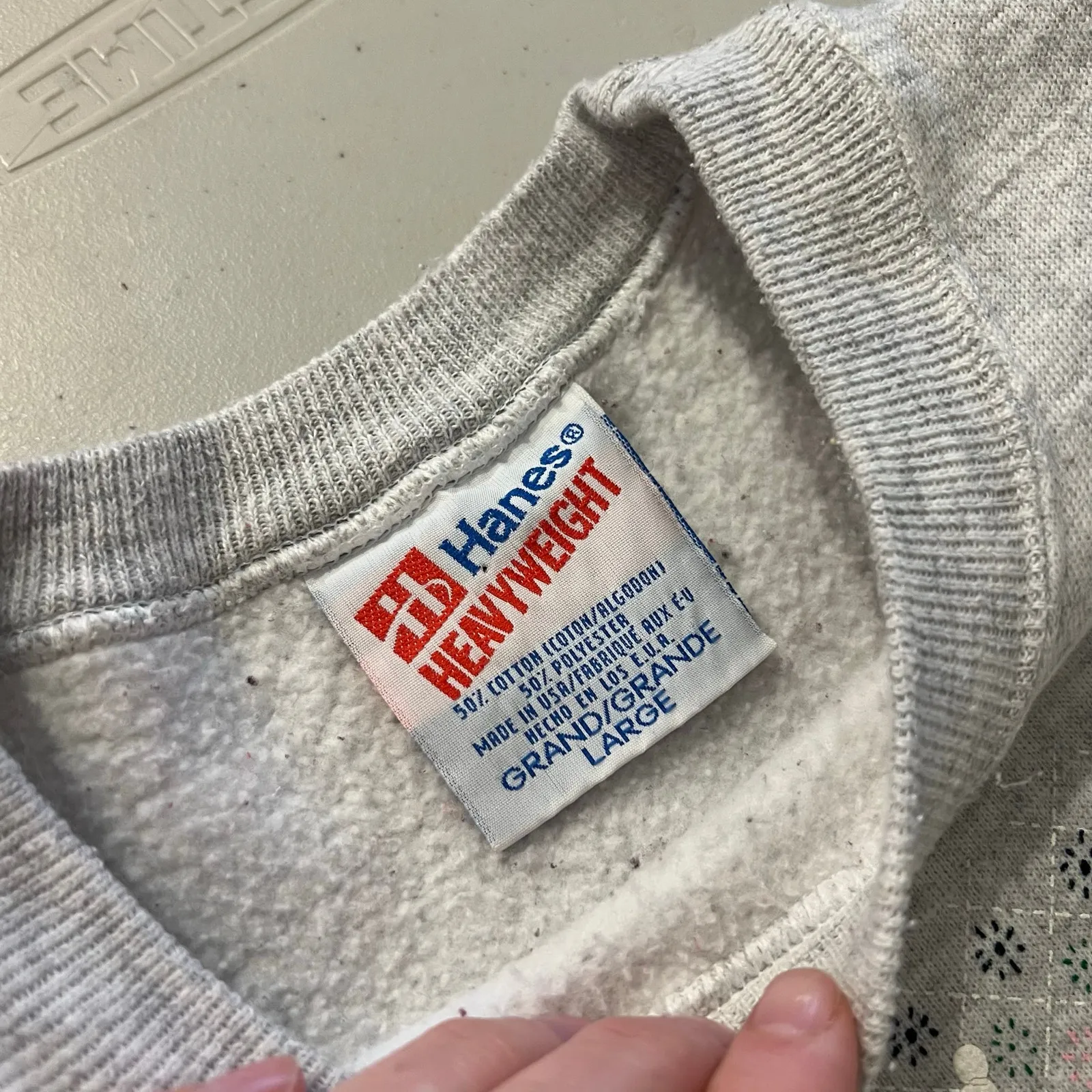 Vintage 90s USA Gray Holiday Xmas Polar Bear Crewneck Sweatshirt Size Large - Image 6