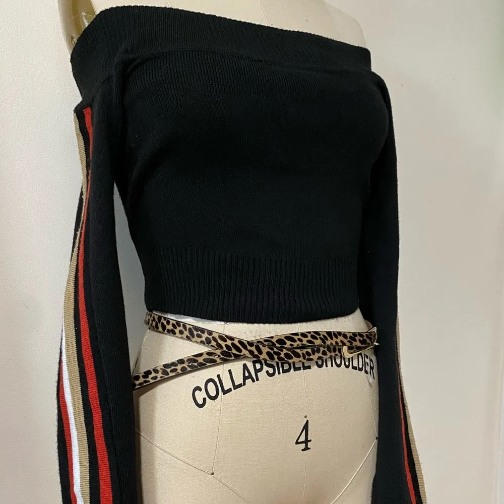 LF Cropped Off the shoulder Sweater - Image 12