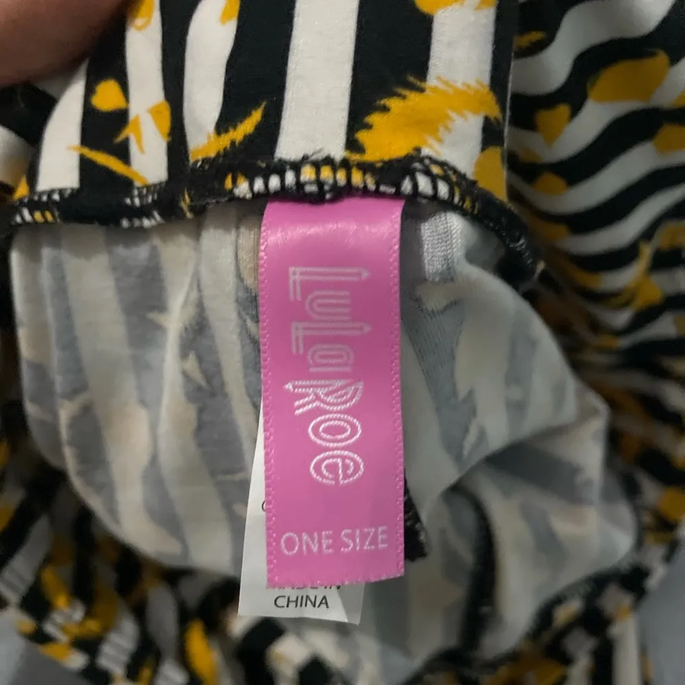 Lularoe Leggings Black & White Pinstripe Jack Skellington Halloween One Size - Image 2