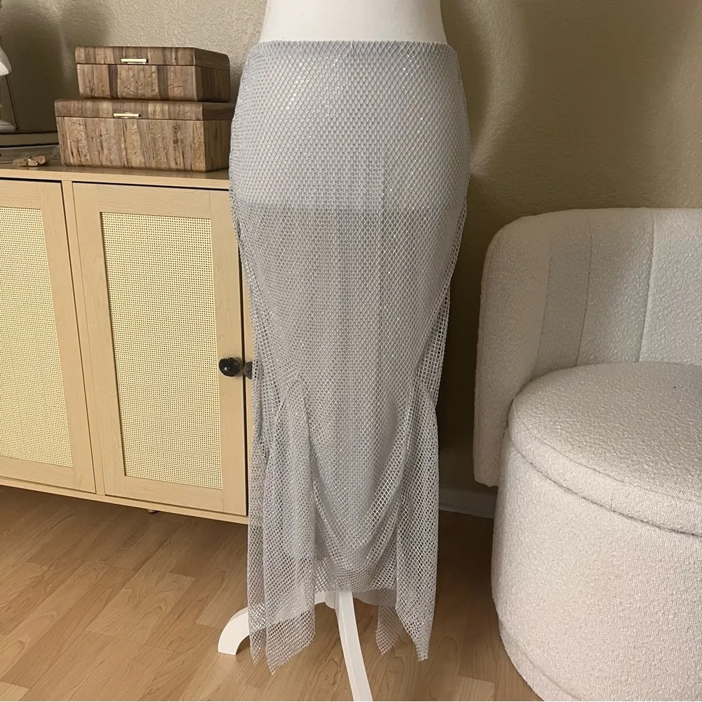 OH POLLY JORDANA Embellished Handkerchief Hem Midi  Fishnet Skirt in Silver Sz 6 - Image 4