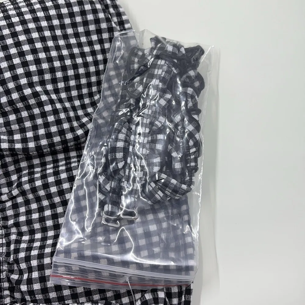 Salt + Cove Textured Checkered Bandeau Bikini Top Black White Juniors small NWOT Size undefined - Image 4