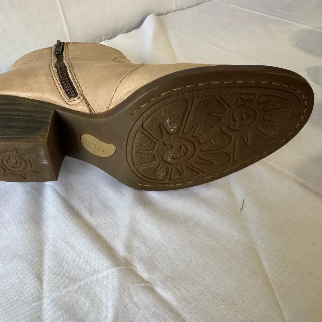 Born Ankle Booties size 9M Tan - Image 5