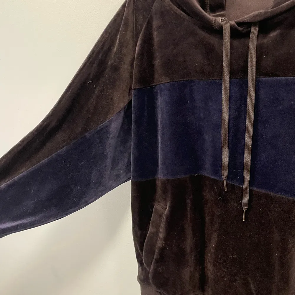 Champion hoodie sweatshirt! Size XL! Black and blue stripe velvet hoodie! - Image 4