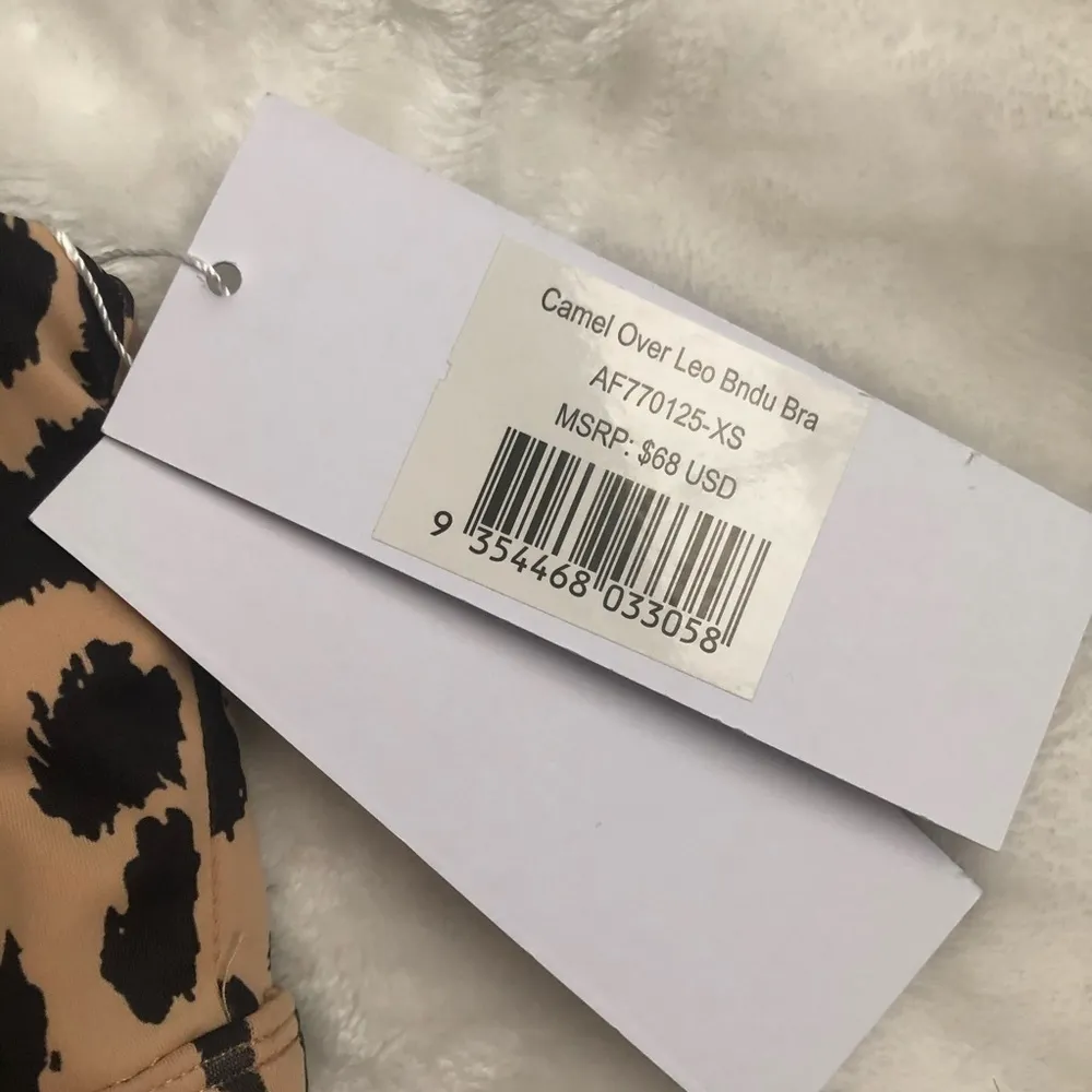 ALLFENIX CAmeo over leo SPORTS BRA XS - Image 7