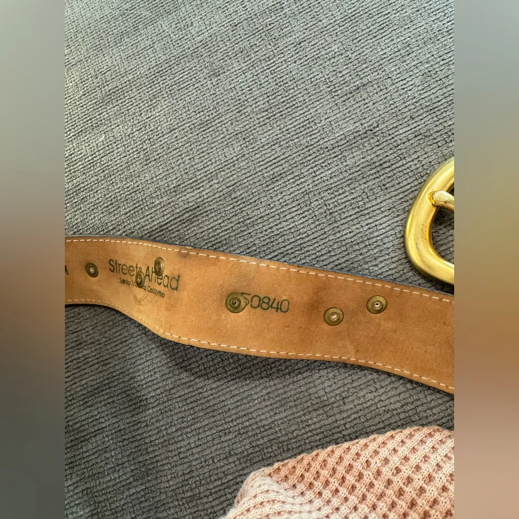 Streets Ahead Black and Gold Horse Belt - Image 3