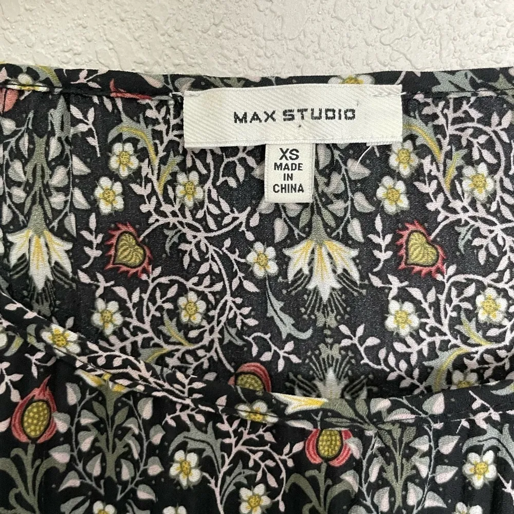 Max Studio Wildflower Floral Black Base Long Sleeve Blouse XS - Image 2