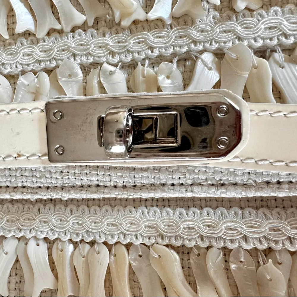 Carlo Zini Rare Linen Médium Size Handbag Ecru W/ Pearl & Shell Fish Details Tan - Image 7