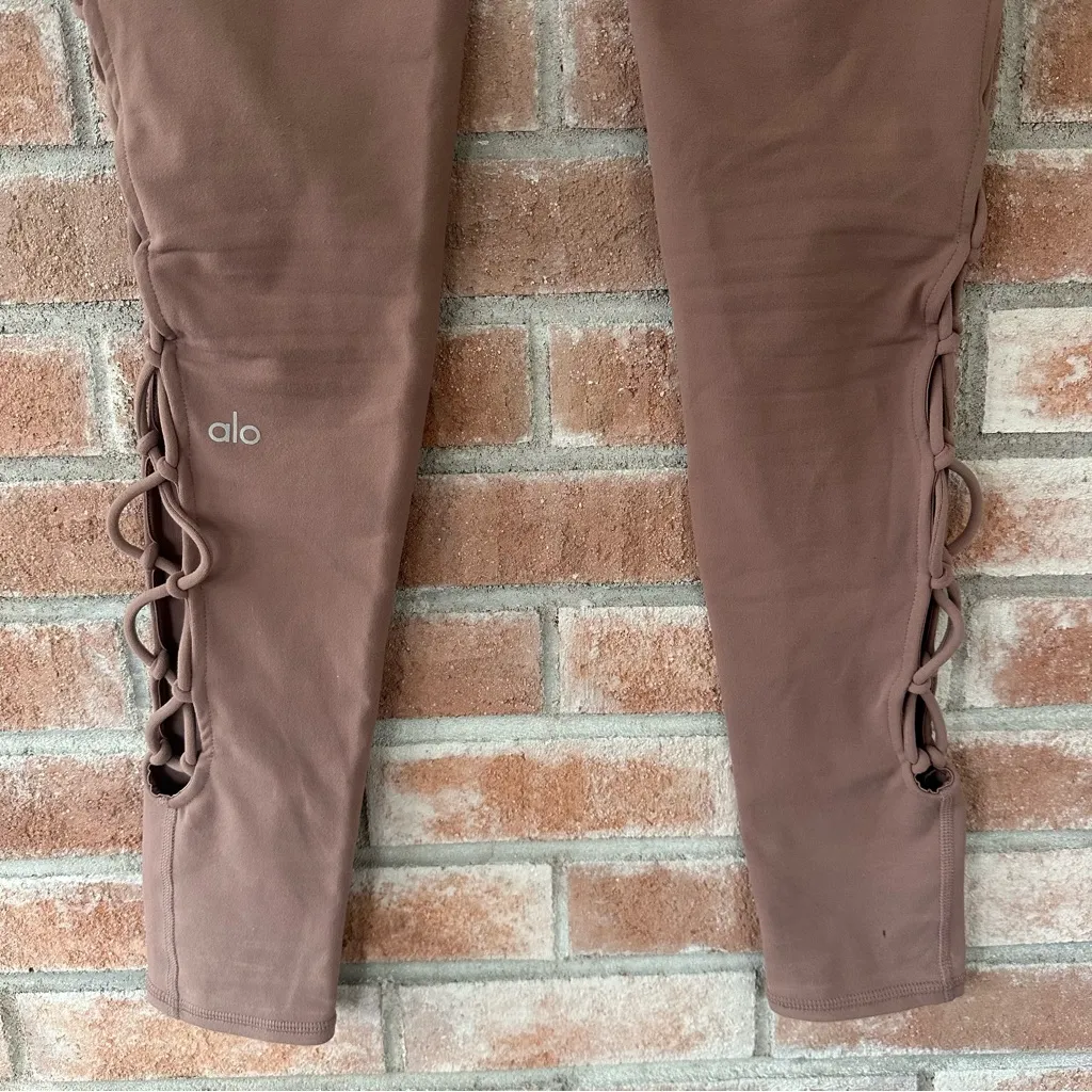 ALO Yoga Interlace High Waist Lace Up Leggings Women’s Medium Mauve Purple Gym - Image 8