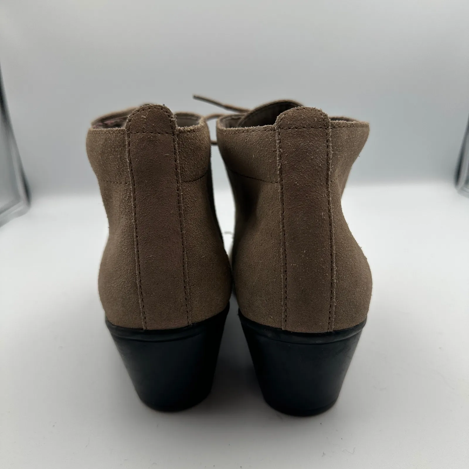 Clarks Suede Leather Lace Up Ankle Boots Booties Taupe Brown Block Heel‎ Women 8 - Image 4