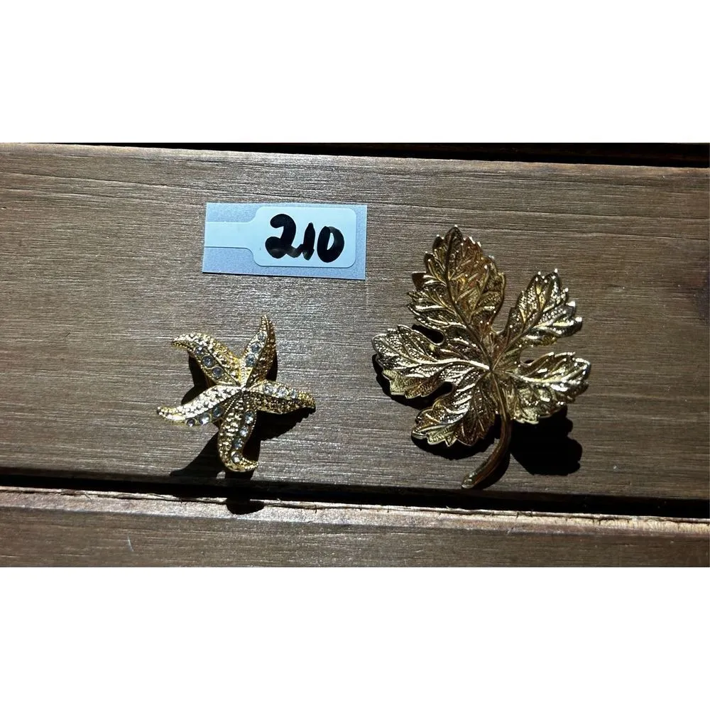 Gold toned 2piece brooch set - Image 5