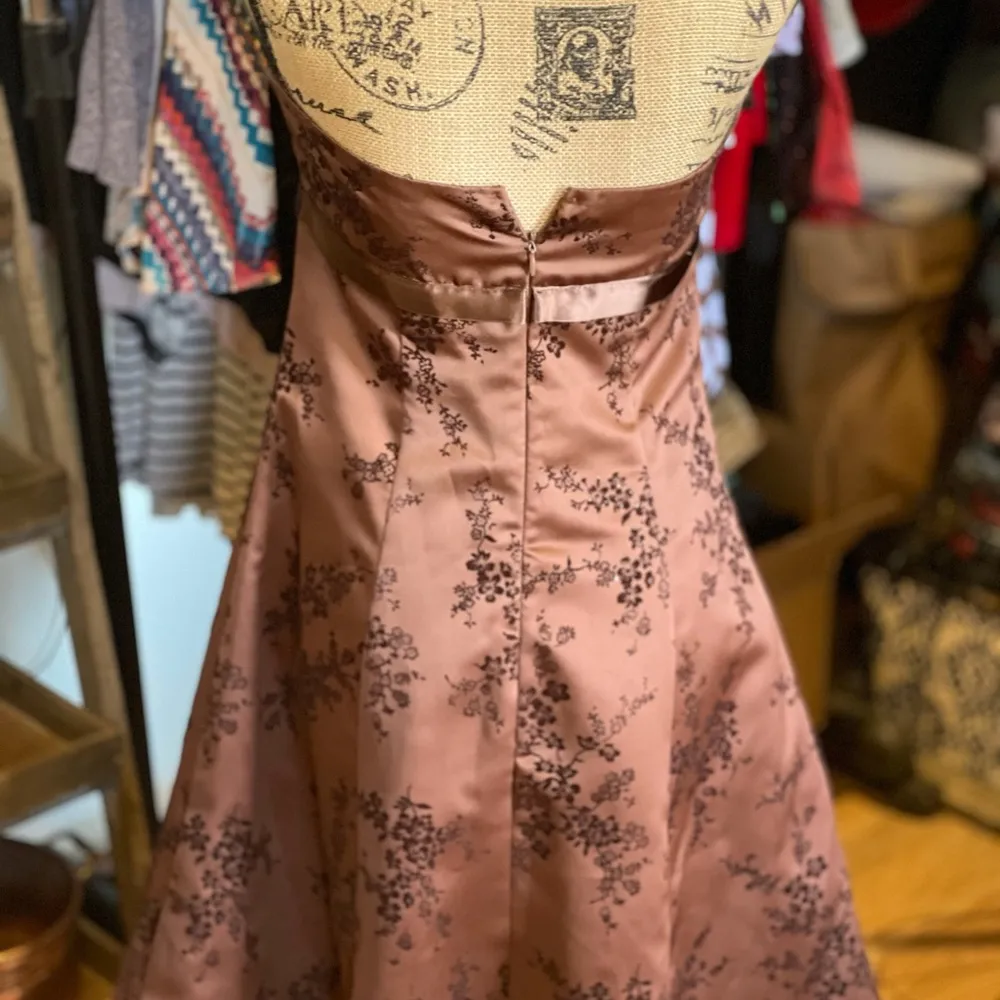 Women’s formal dress great condition practically brand new Size undefined - Image 2