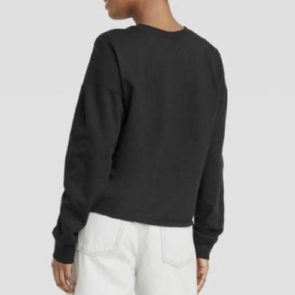 Yellowstone Graphic crop Sweatshirt size Large Black - Image 6