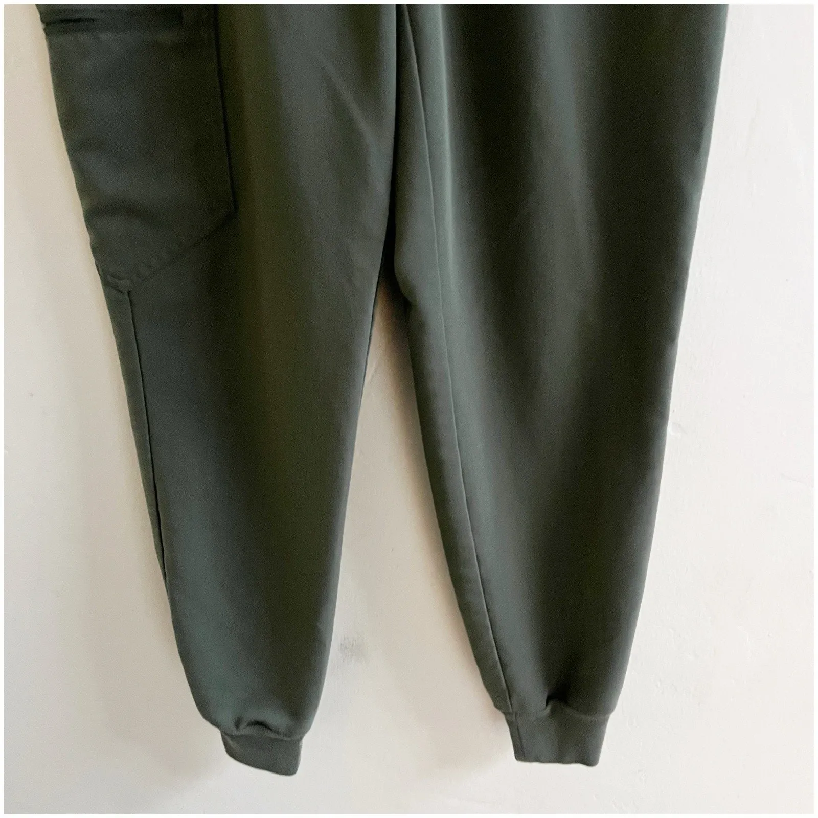 FIGS  Technical Collection Joggger Pants Size XS Olive Green Zipper Pockets Work - Image 7
