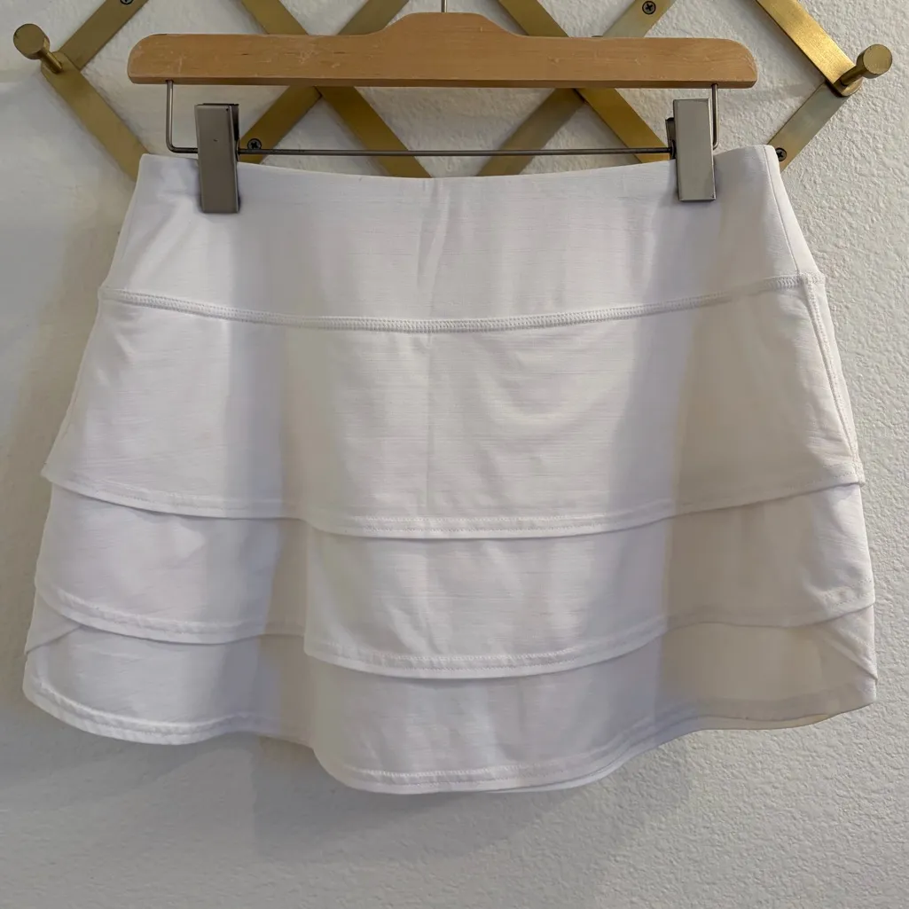 Athleta Swagger White Tiered Tennis Skirt Small - Image 2