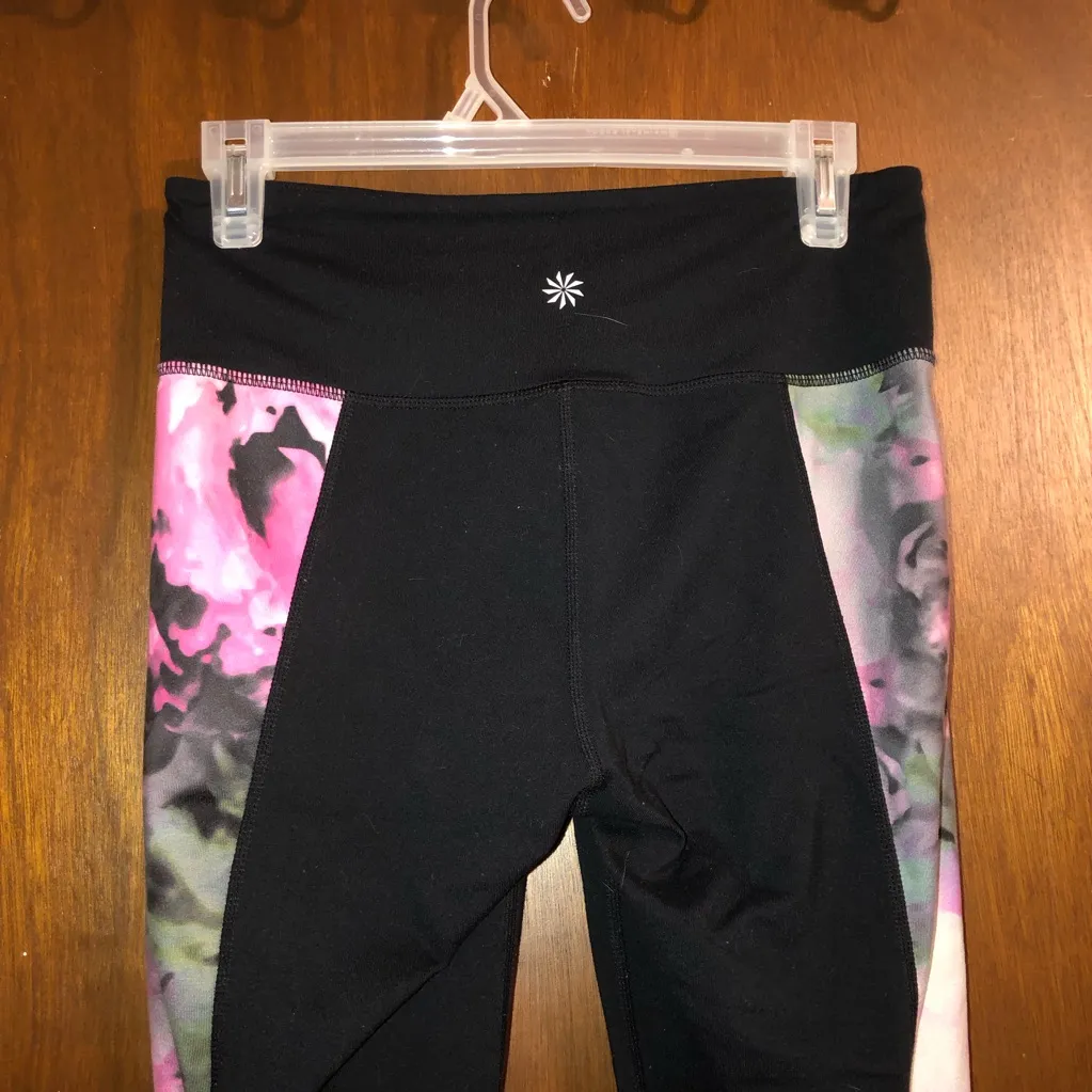 Athleta High Rise Bloom Chaturanga Sportswear Leggings Size Small - Image 8