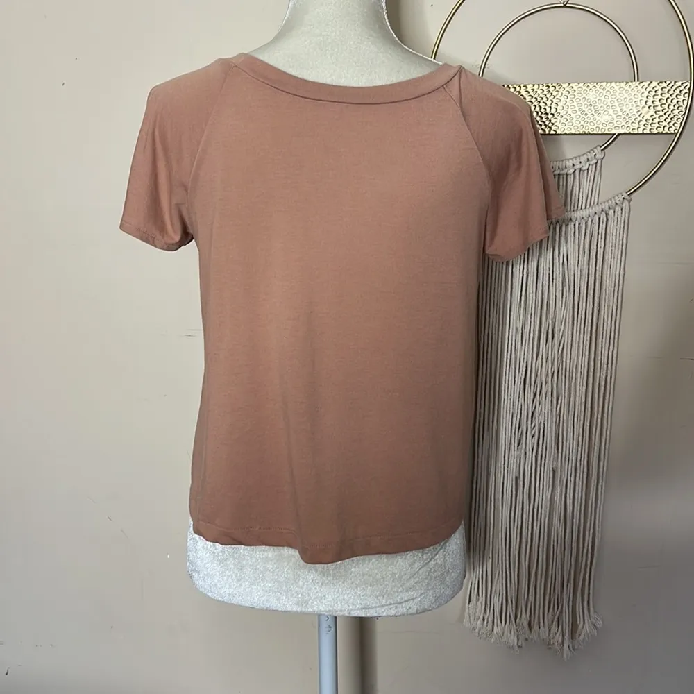 Uniqlo • casual stretchy tee - Image 76