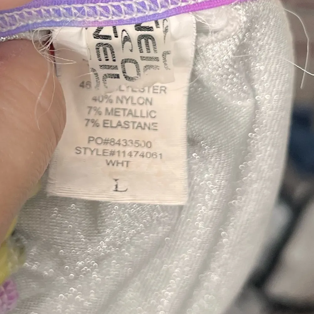 O’Neill woman swim top size Large - Image 4