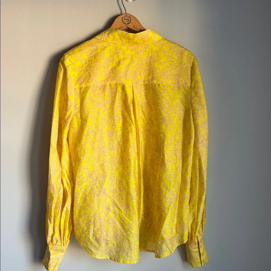 L'AGENCE Jayleen Blouse In Lemon Tonic Multi Python Snake Large - Image 4