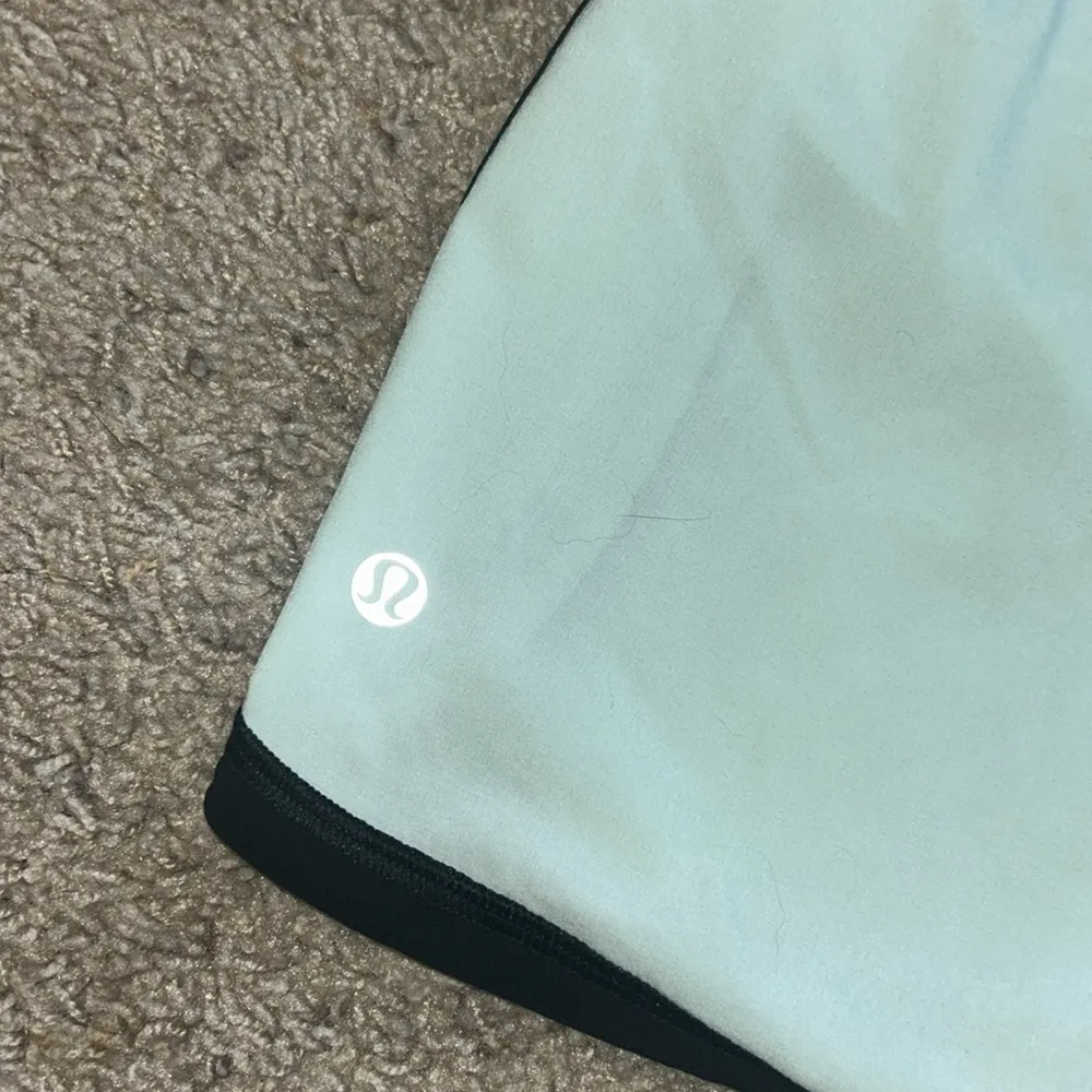 Lululemon  Speed Up Women's 8 Mint Black Performance Short Lined Stretch - Image 3