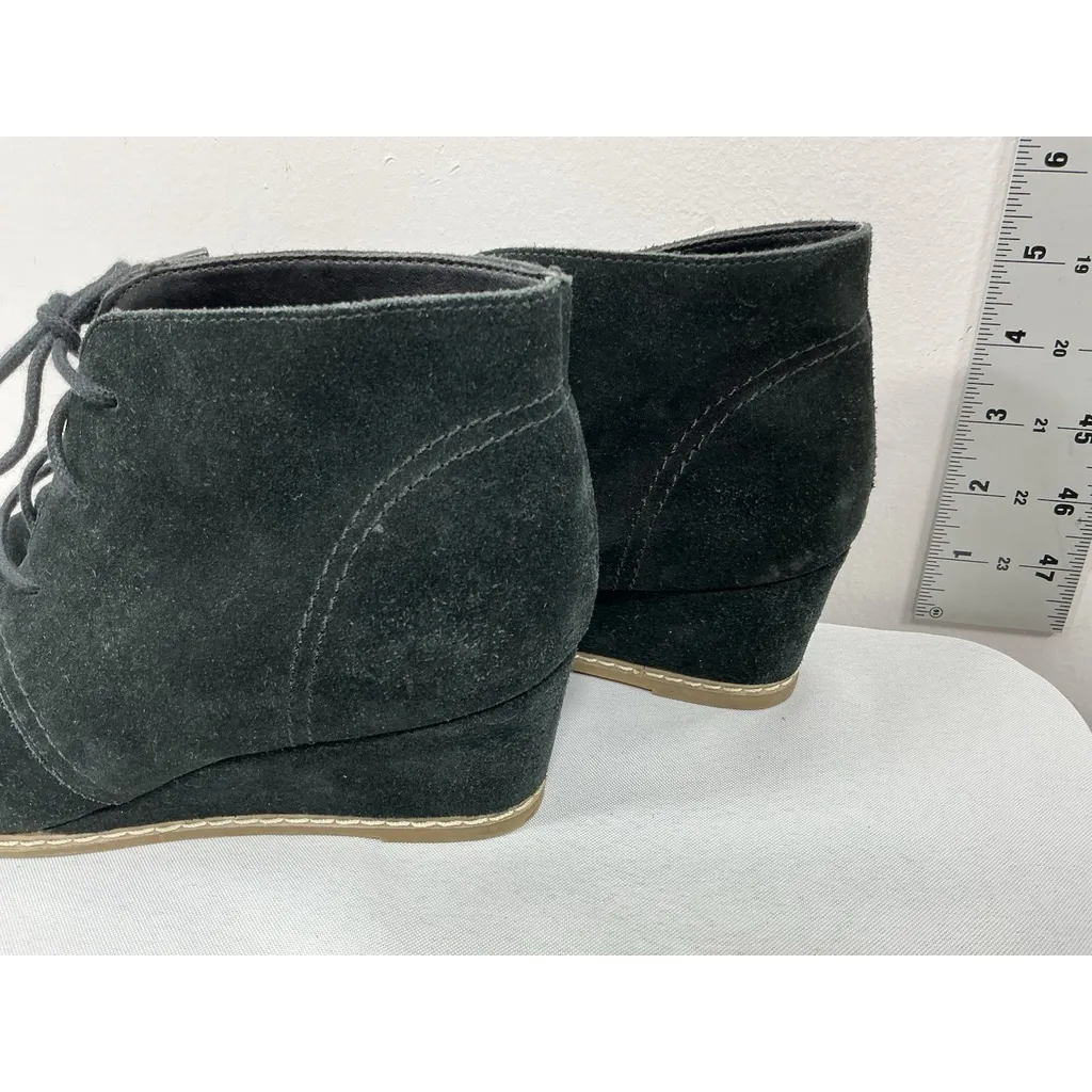 Womans Michaels Kors Rebeka Wedge Booties 7.5 W Black Lace Up Round Toe - Image 4