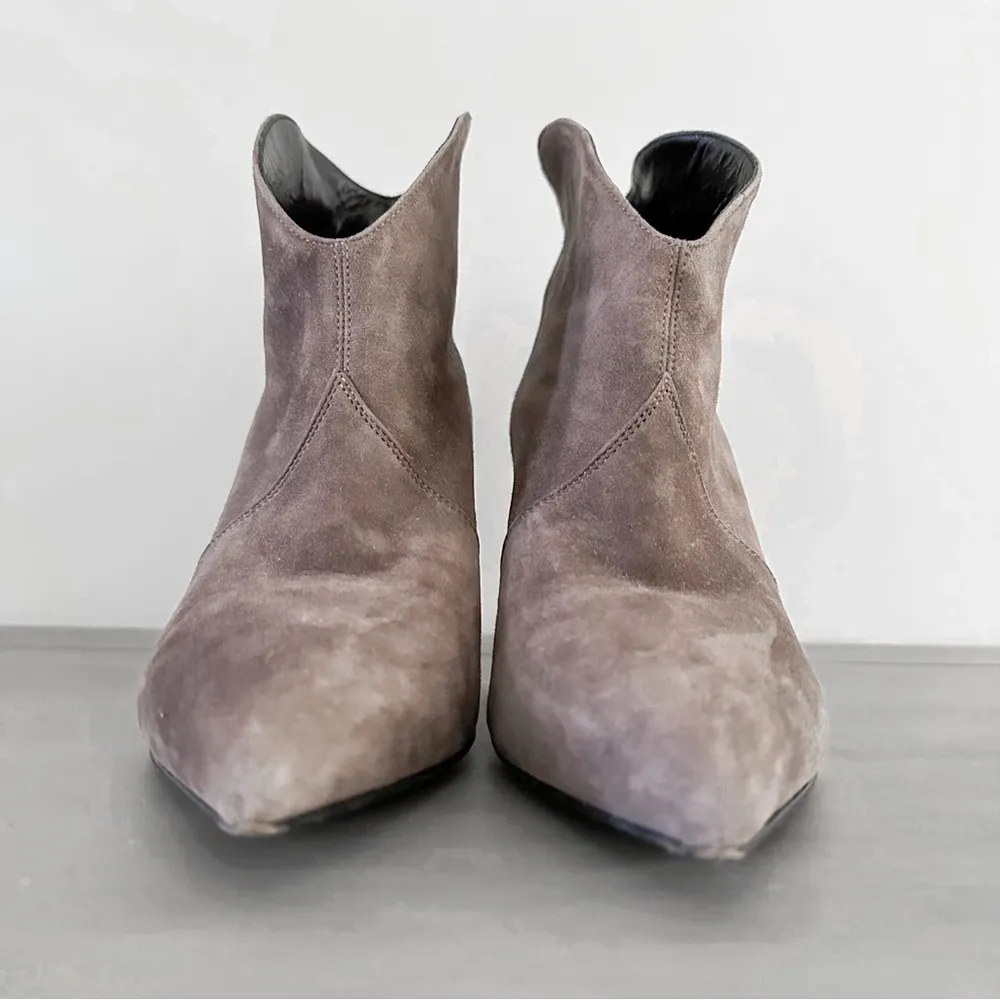 Saint Laurent Paris Road Gray Dipped Suede Heeled Ankle Bootie sz 38 - Image 3