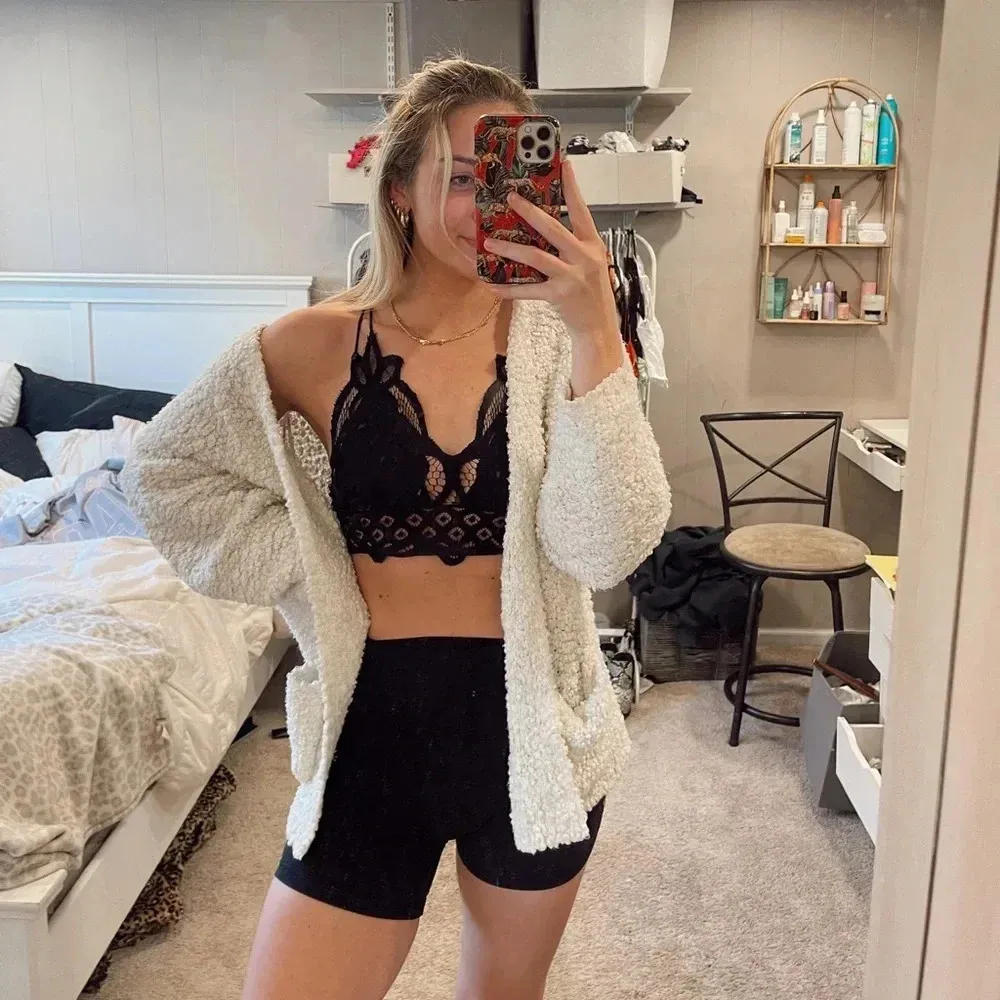 BOUTIQUE BRALETTE S/M - Image 5