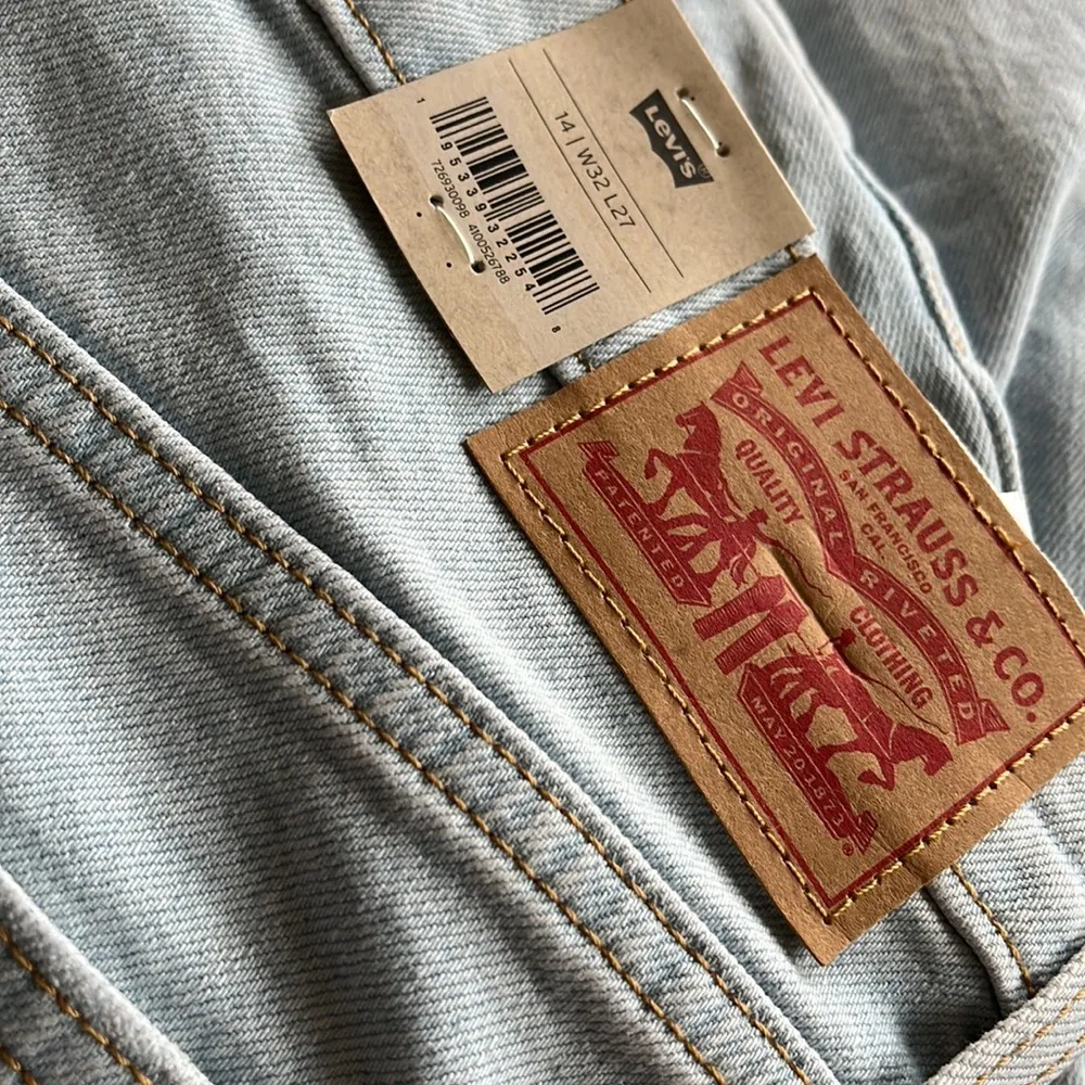 NWT LEVI'S Ribcage Straight Ankle Jean 32X27 Distressed - Image 11