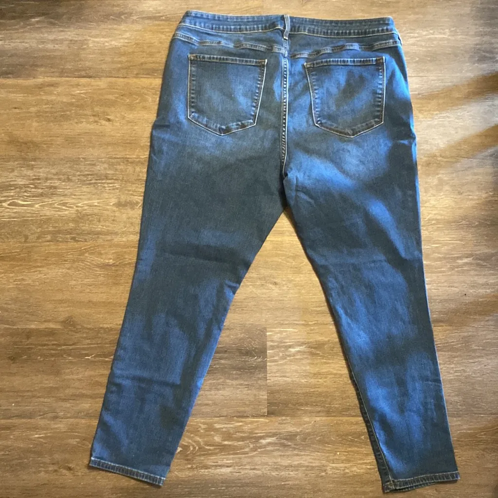 Old Navy Medium Wash Rockstar Super Skinny Low Rise Jeans Size 20 - Image 3