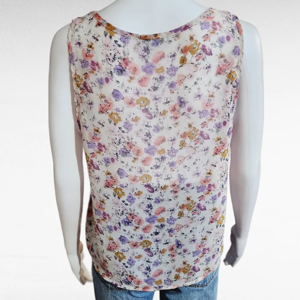 Soprano Ivory Floral Sleeveless Ruffled Sheer Blouse Size Medium - Image 4